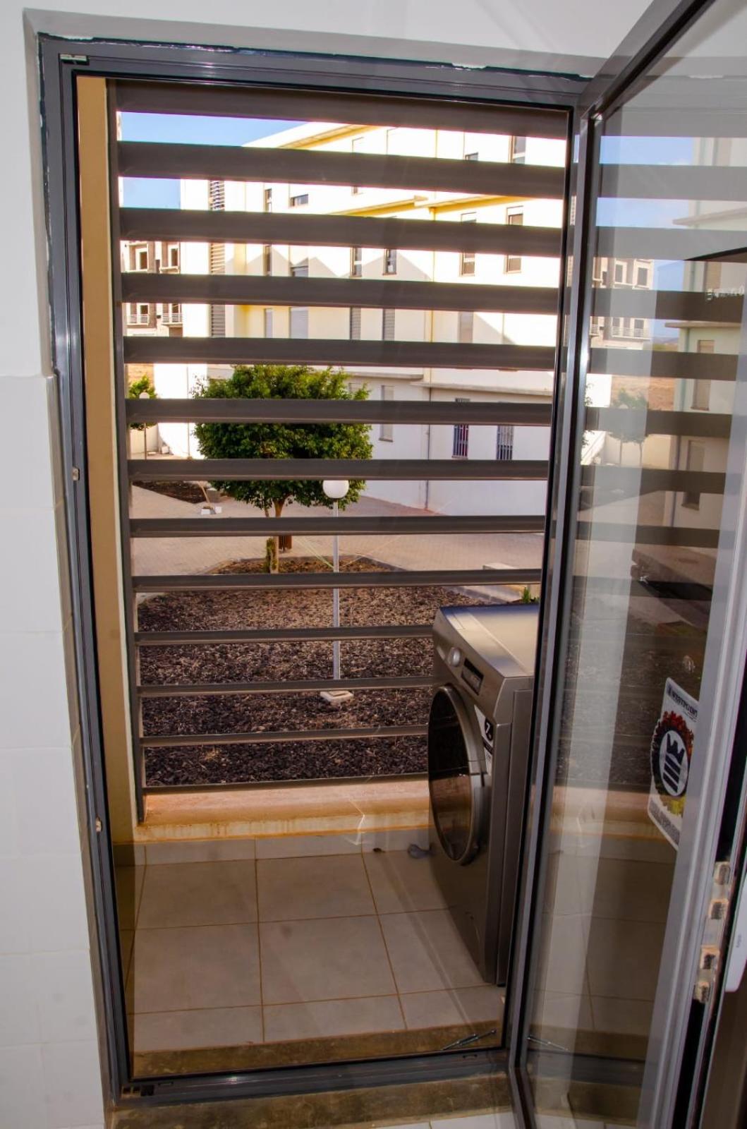 Apartamento T2 Equipado E Aconchegante. Praia Bagian luar foto