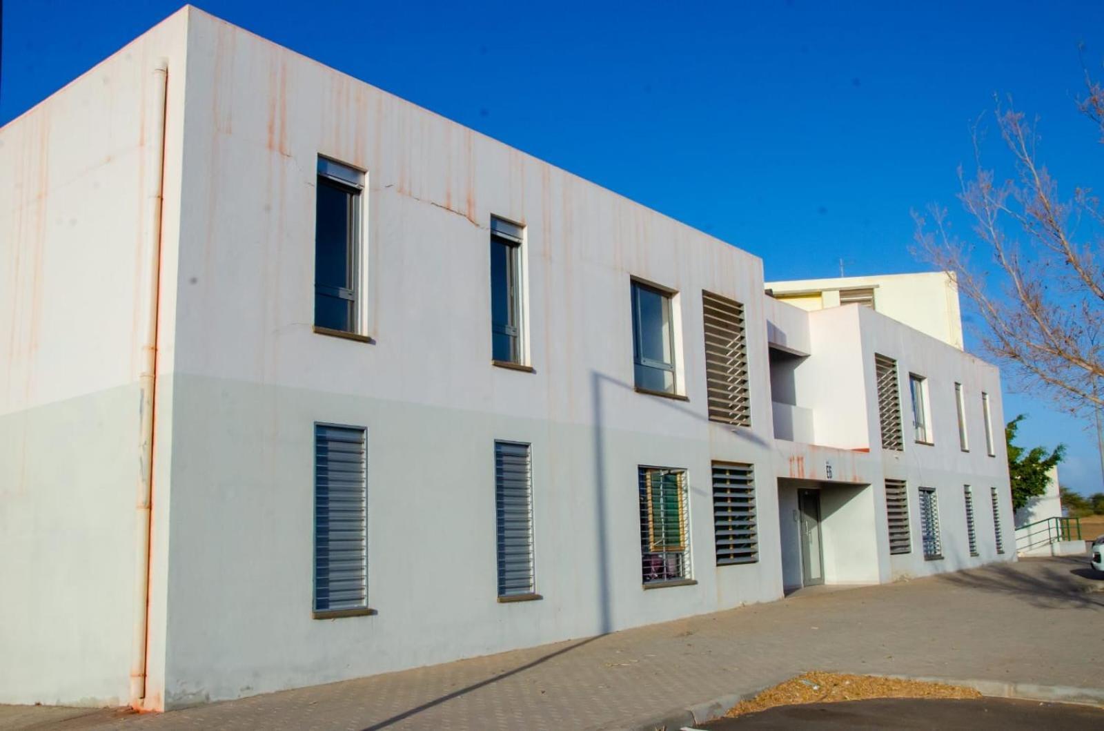 Apartamento T2 Equipado E Aconchegante. Praia Bagian luar foto