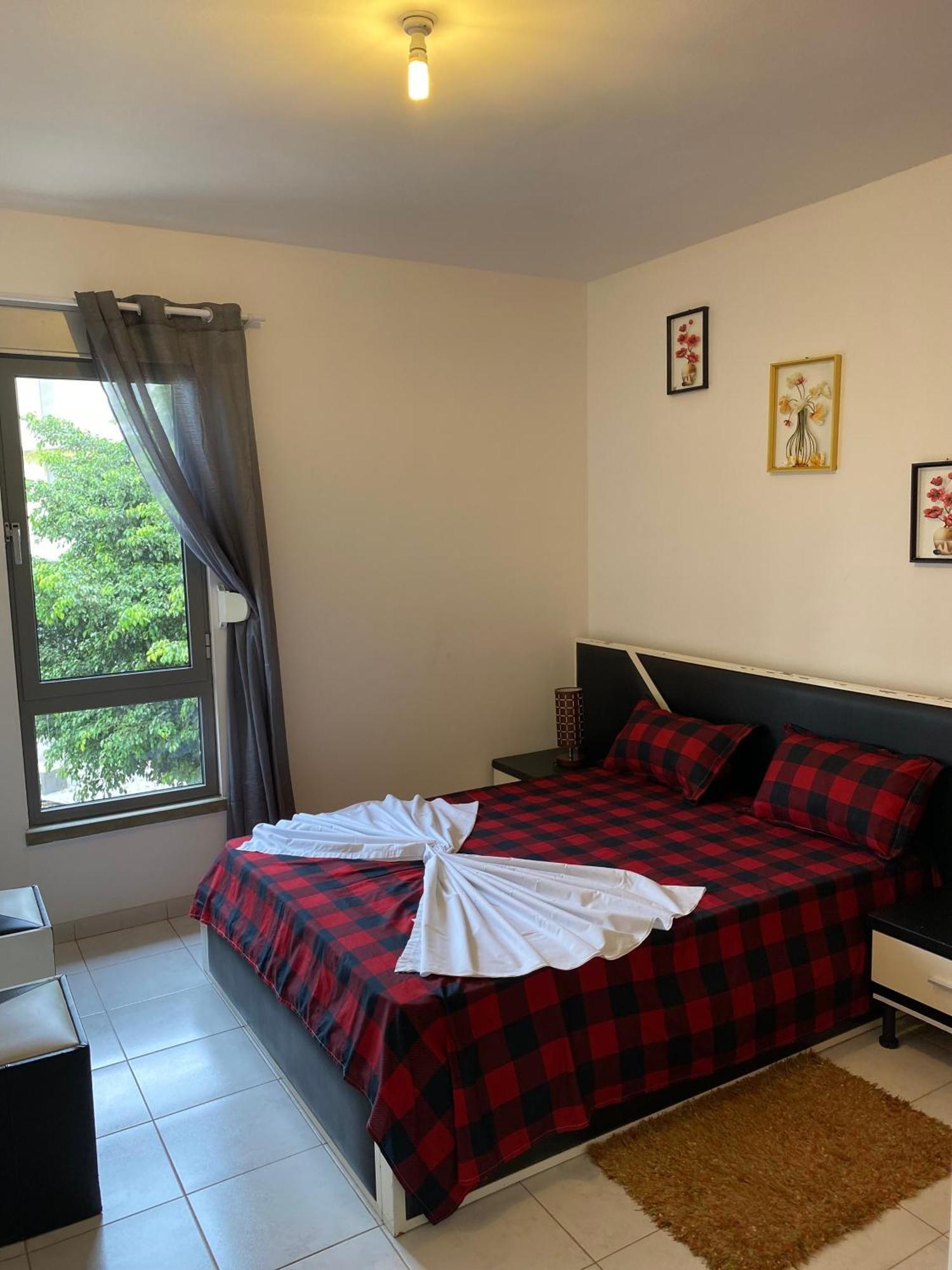 Apartamento T2 Equipado E Aconchegante. Praia Bagian luar foto